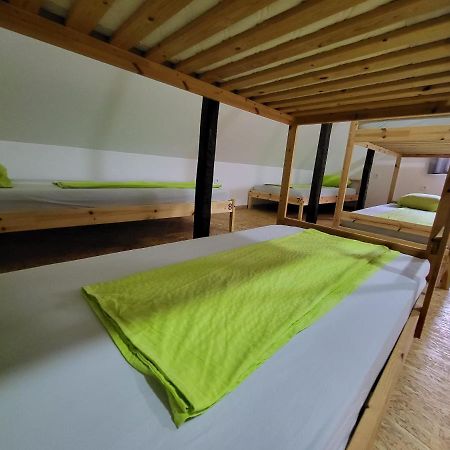 Bus Station Beds Bled Exterior foto
