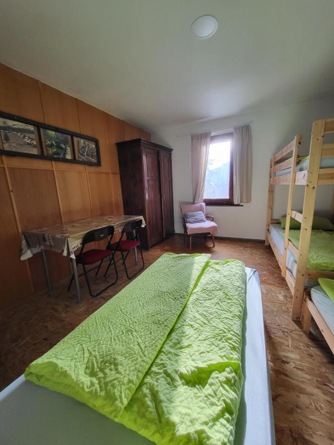 Bus Station Beds Bled Exterior foto