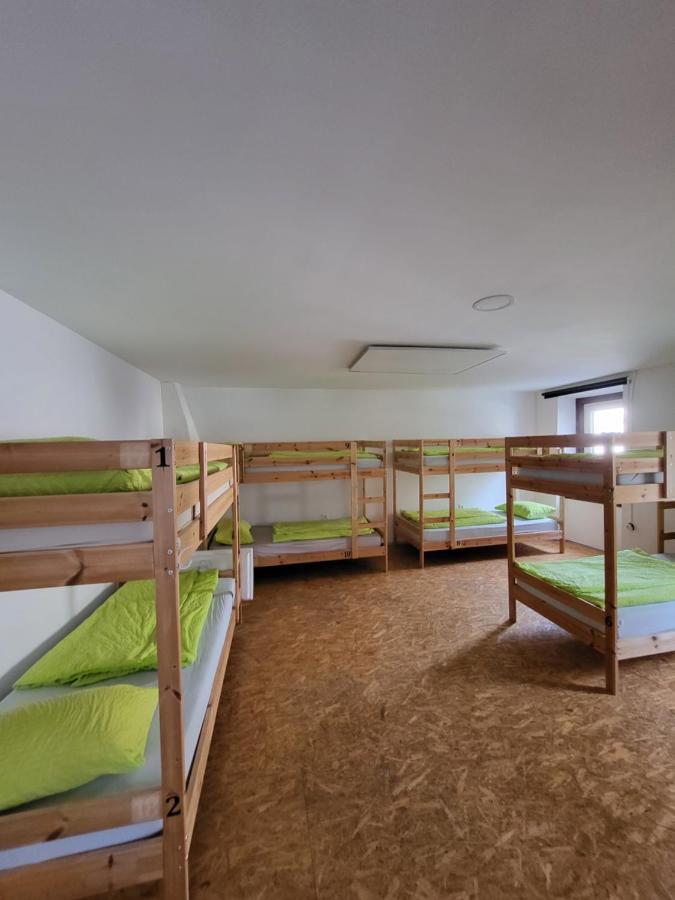 Bus Station Beds Bled Exterior foto
