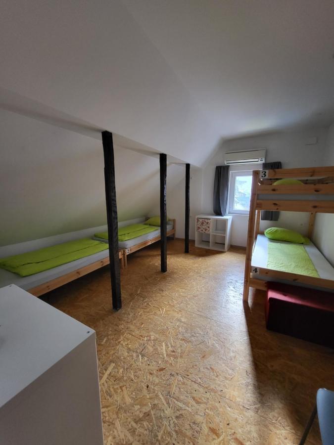Bus Station Beds Bled Exterior foto