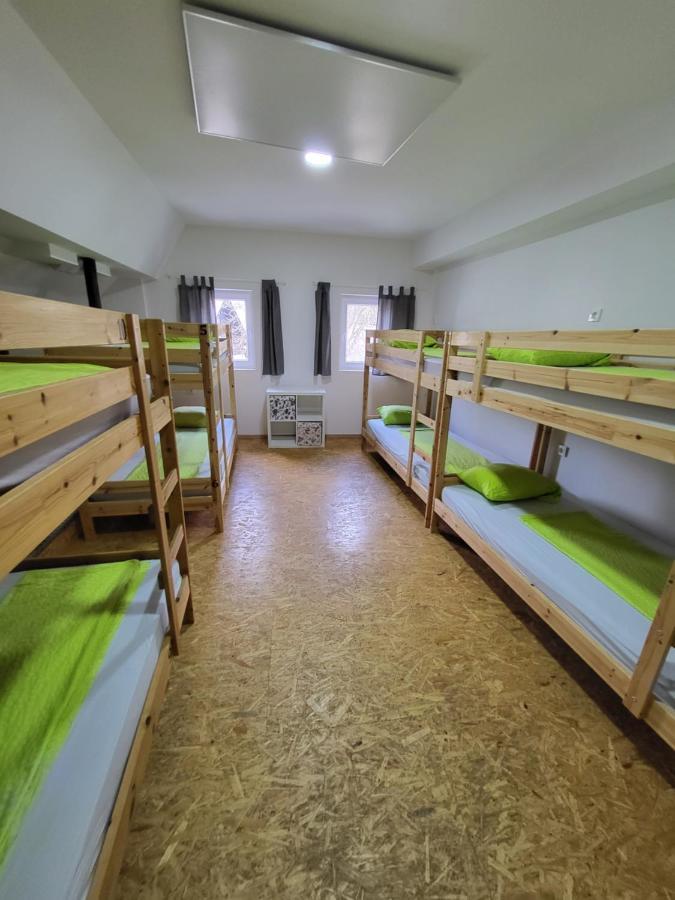 Bus Station Beds Bled Exterior foto