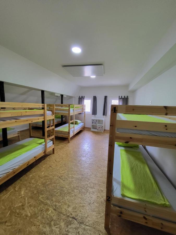 Bus Station Beds Bled Exterior foto