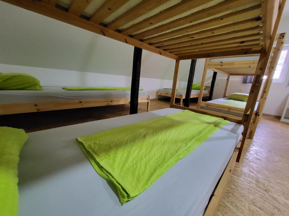 Bus Station Beds Bled Exterior foto