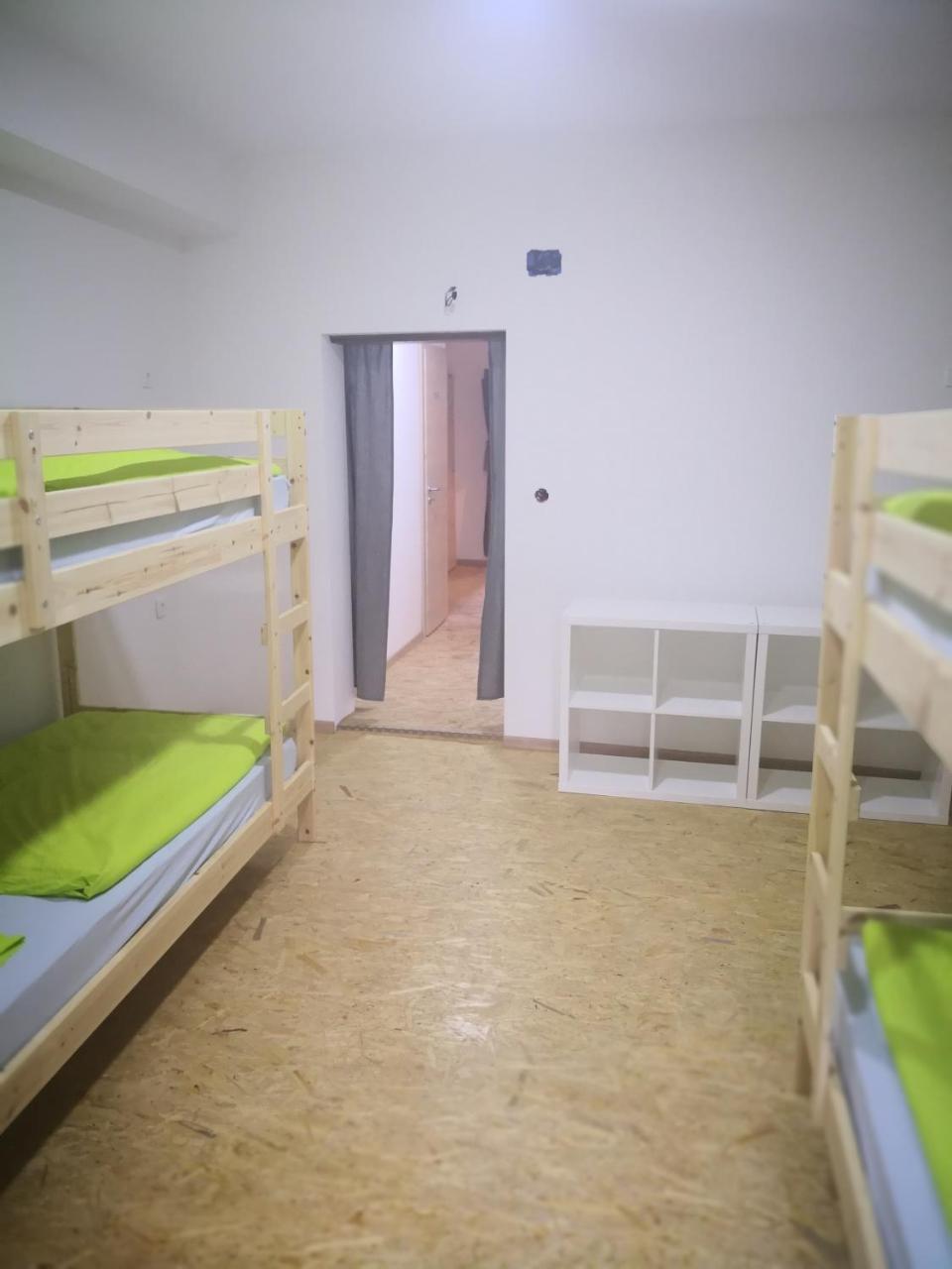 Bus Station Beds Bled Exterior foto