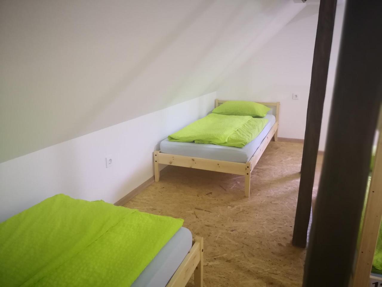 Bus Station Beds Bled Exterior foto